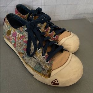 Keen floral sneaker